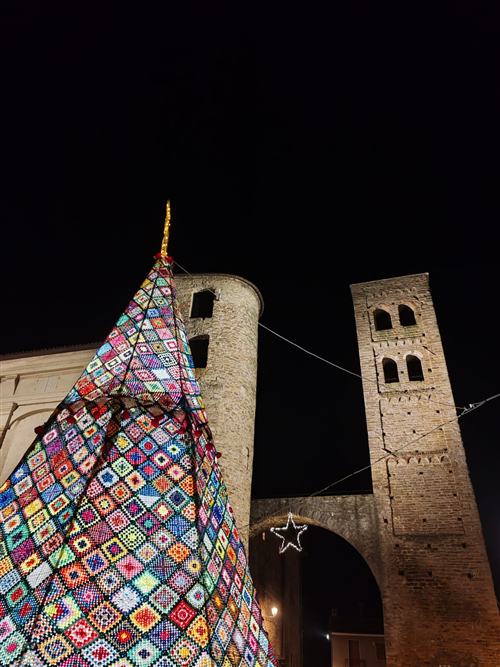 Domenica 8 dicembre accensione albero, luci e casetta di Babbo Natale